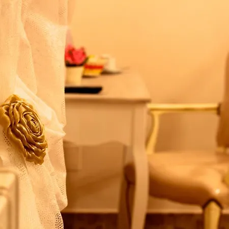 Il Castello Del Re Oda ve Kahvaltı *