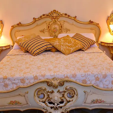 Il Castello Del Re Oda ve Kahvaltı Bitonto